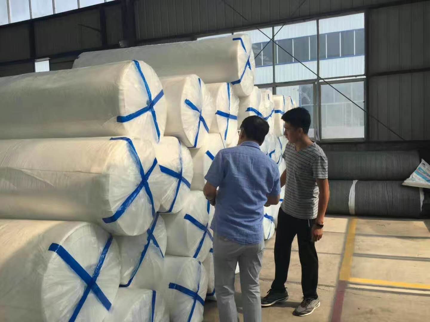 200g polyester continuous filament nonwoven geotextile (7).jpg
